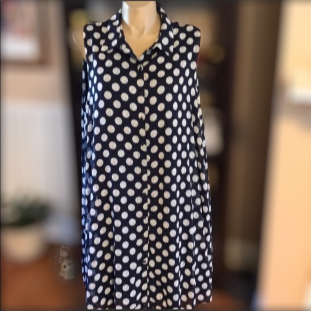 Navy & white cute, flowy dress!